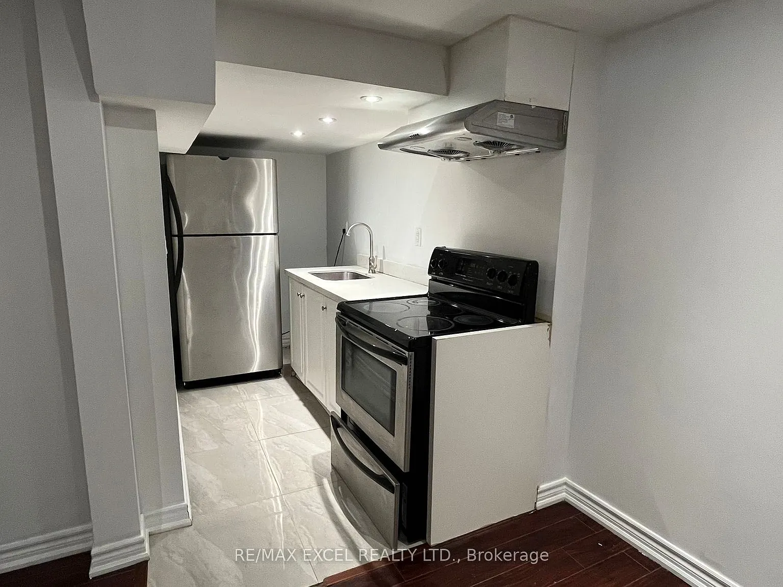 3 bed, $1,900 — Photo 1