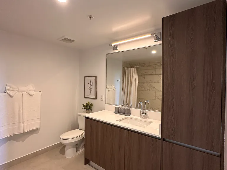 2515 NE 183rd St #B1 — Photo 16