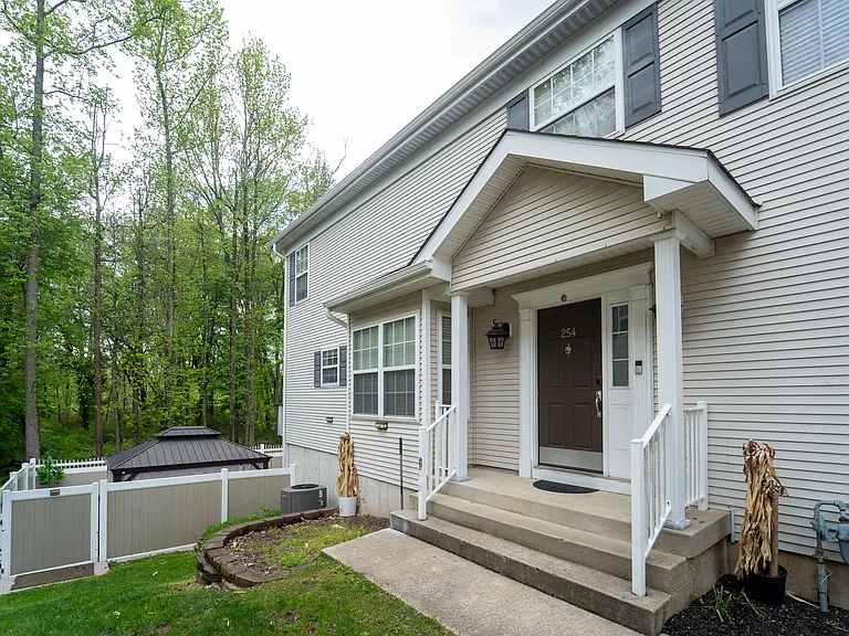 254 Fountayne Ln #254 — Photo 32