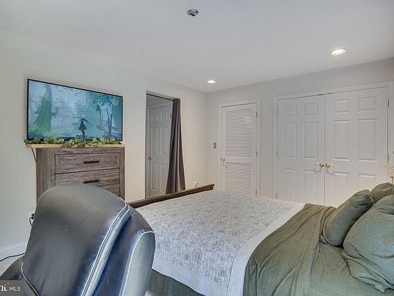 5th image of 8923 Tappen Mill Way