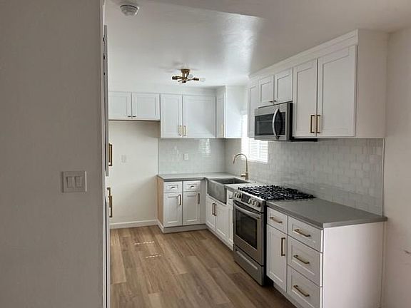 2nd image of 410-410 E Plymouth St