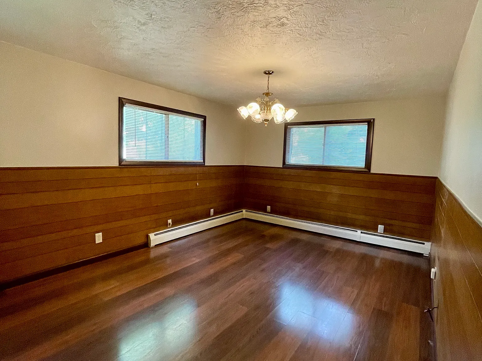 3 bed, 1.5 bath, $2,950 — Photo 3