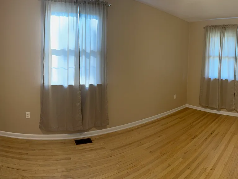 518 Inman Ter — Photo 10