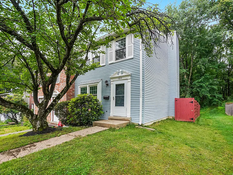 10214 Millstream Dr — Photo 2