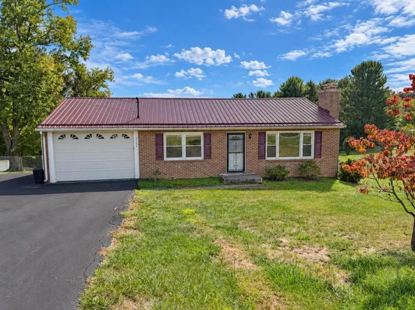 3694 May St, Pulaski, VA 24301