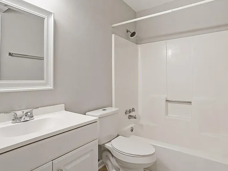 916 Fiske St #B — Photo 8