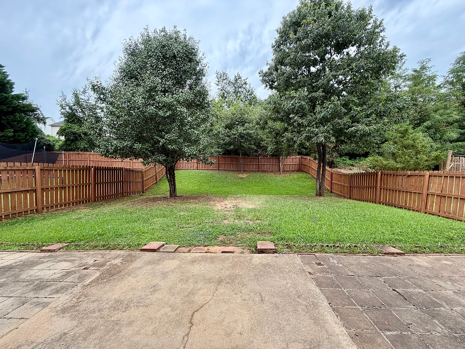 3 bed, 2.5 bath, 1879 sqft, $2,195 — Photo 2
