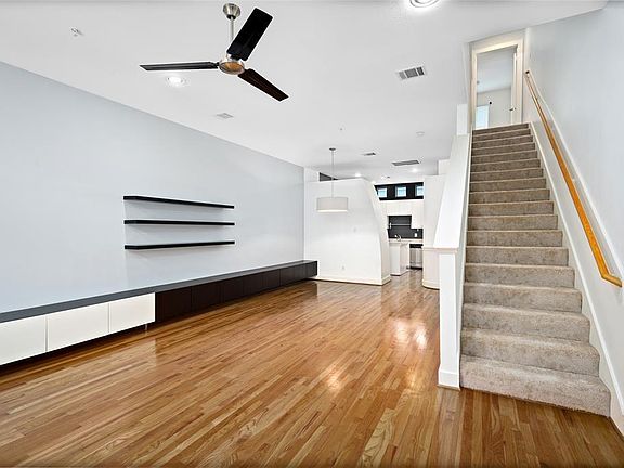 4th image of 8715 Meadowcroft Dr Unit 501