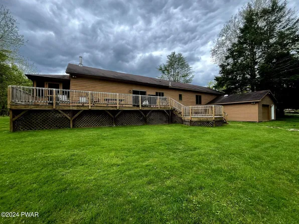 110 Saint Vincents Pointe Rd, Lackawaxen, PA 18435