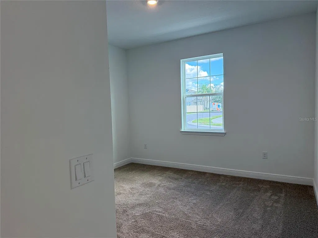 4 bed, 3.0 bath, 2102 sqft, $3,350 — Photo 4