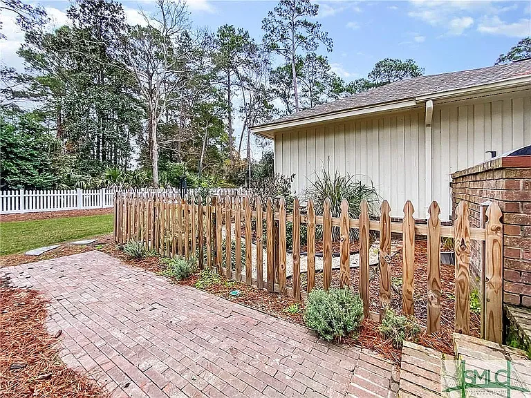 504 Herb River Dr — Photo 5