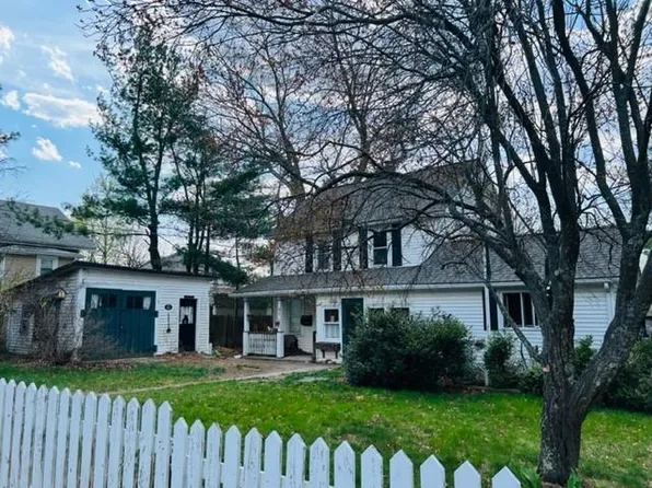 61 Saint Cecile Ave, Woonsocket, RI 02895