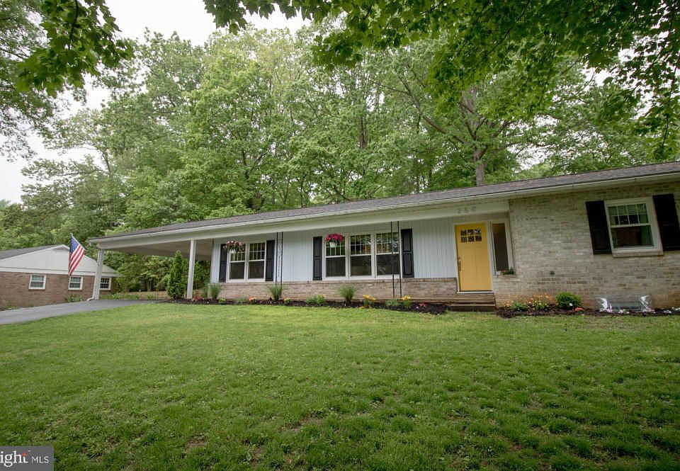 1st image of 250 Hemlock Ln