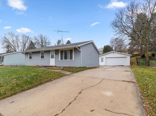 900 Villa Park Dr, West Bend, WI 53090