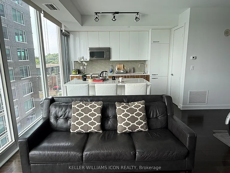 111 Champagne Ave S #511 — Photo 11