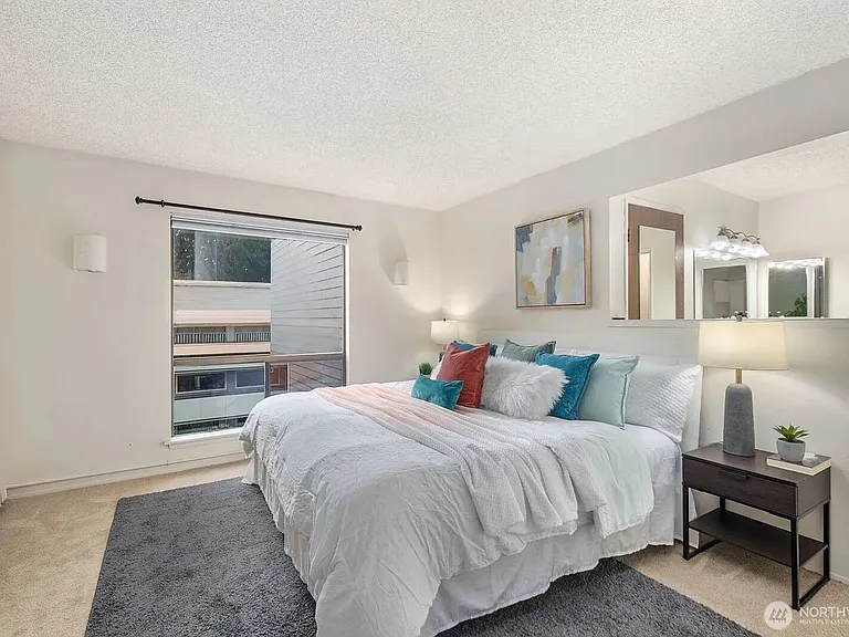 13741 15th Ave NE #C33 — Photo 13