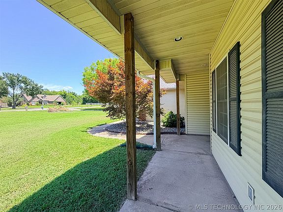 5th image of 16929 W 736th Rd