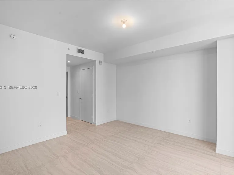 77 SE 5th St #3702 — Photo 32