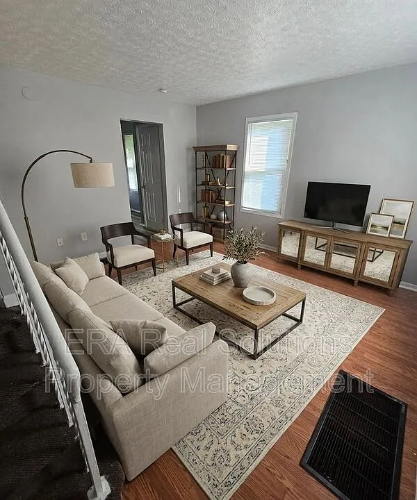 839 S Ogden Ave