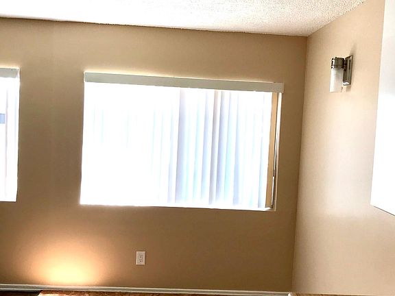 5th image of 3225 W 36th St APT 3