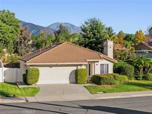 7781 Morningside Ln, Highland, CA 92346