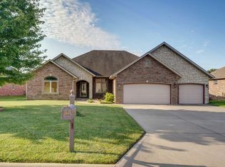 5250 E Wild Horse Dr, Springfield, MO 65802
