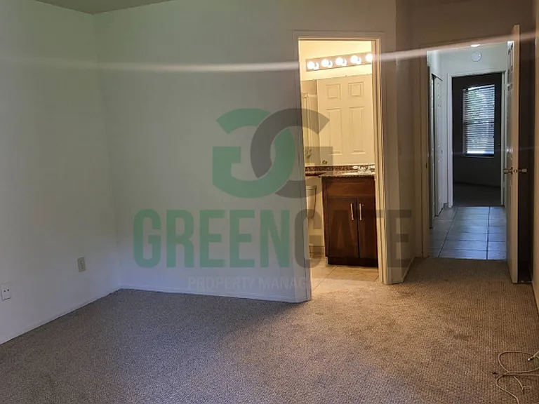 2428 Woodvale Dr — Photo 29