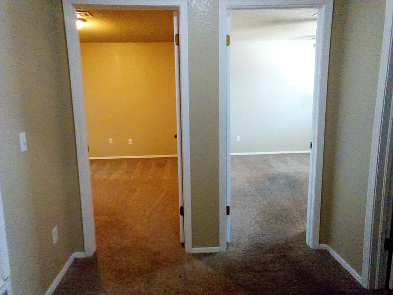 8744 N Rockwell Dr — Photo 10
