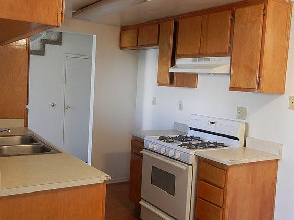 3rd image of 43941 18th St E APT 3