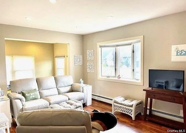 2 bed, 1.0 bath, 899 sqft, $3,500 — Photo 4