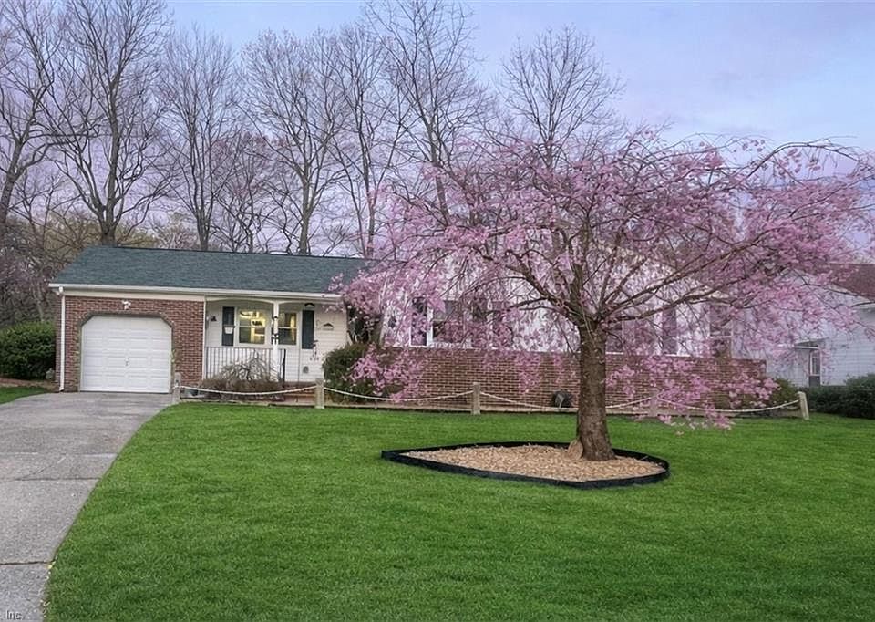 1st image of 886 Lacon Dr