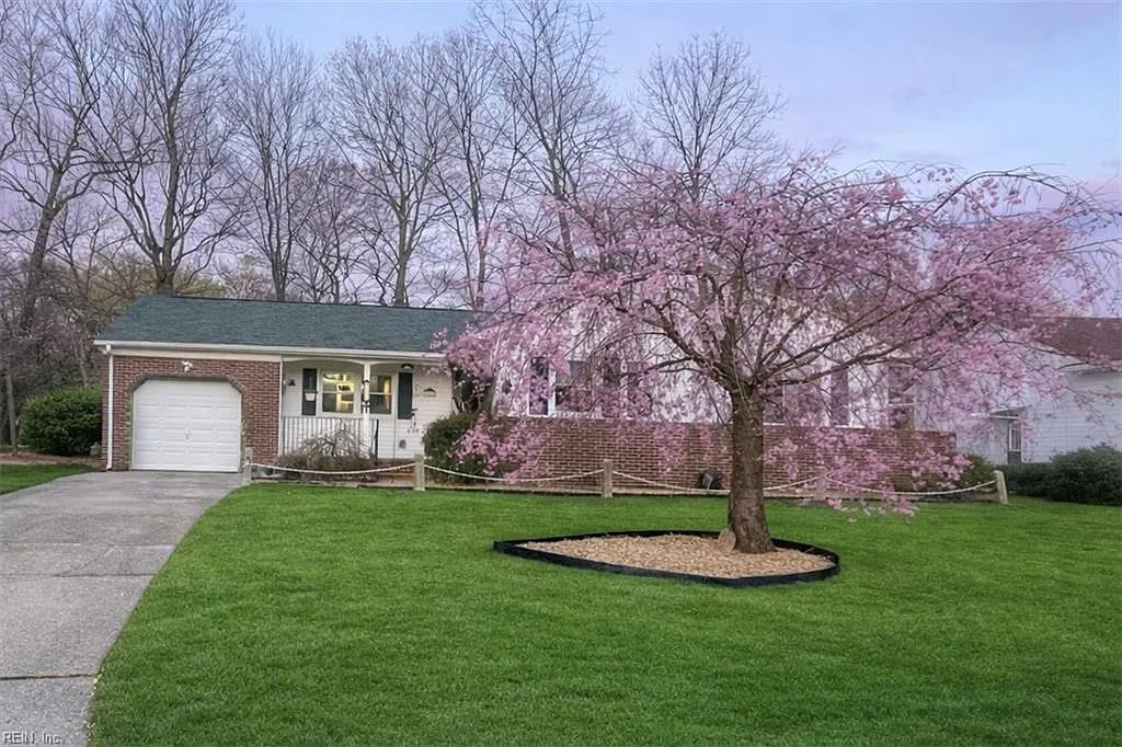 886 Lacon Dr photo 1