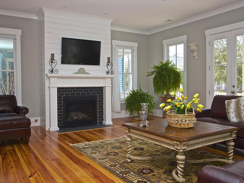 1st image of 1692 Paradise Lake Dr