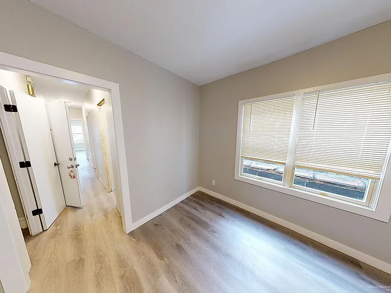 7926 Lorain Ave — Photo 1