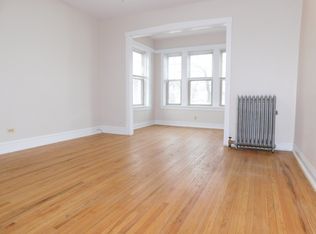 902 Seward St #22, Evanston, IL 60202