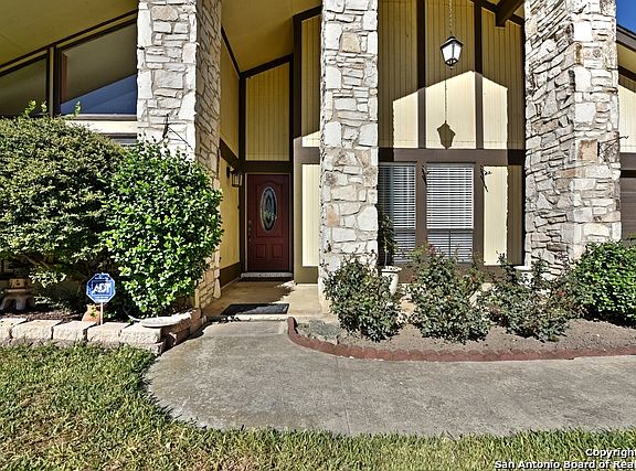 3rd image of 16707 Fort Oswego St