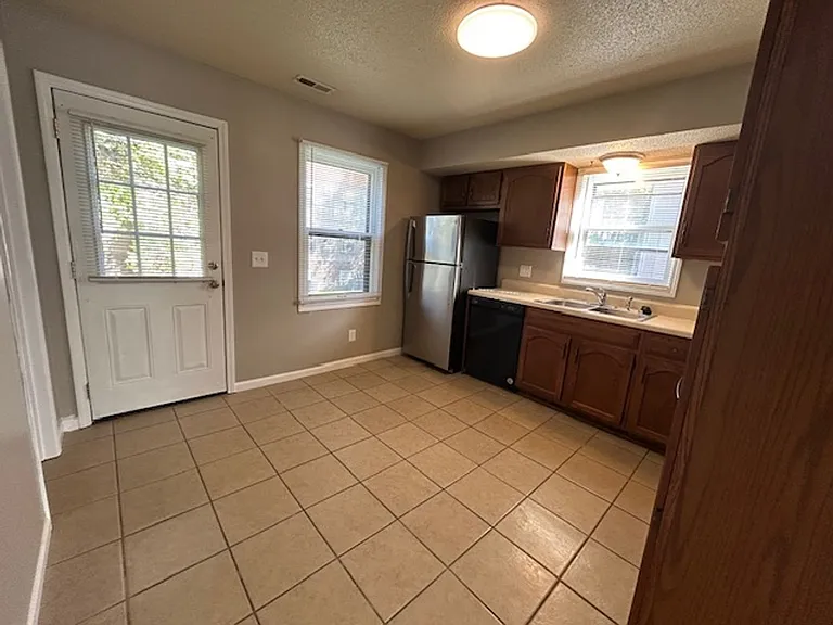 219 N Garrison Ave — Photo 5