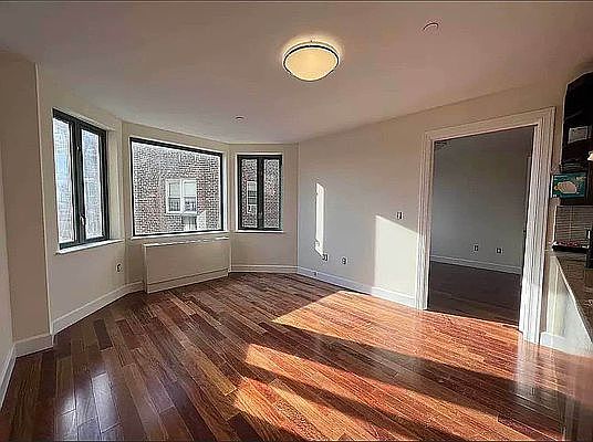 5th image of 8330 Kew Gardens Rd APT 3L