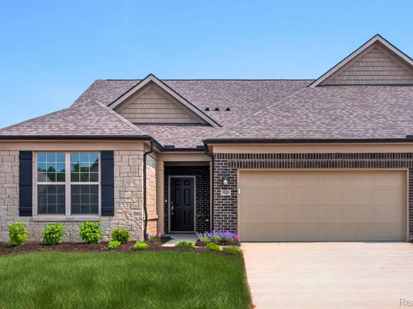 765 W Spaniel Dr, Ann Arbor, MI 48108