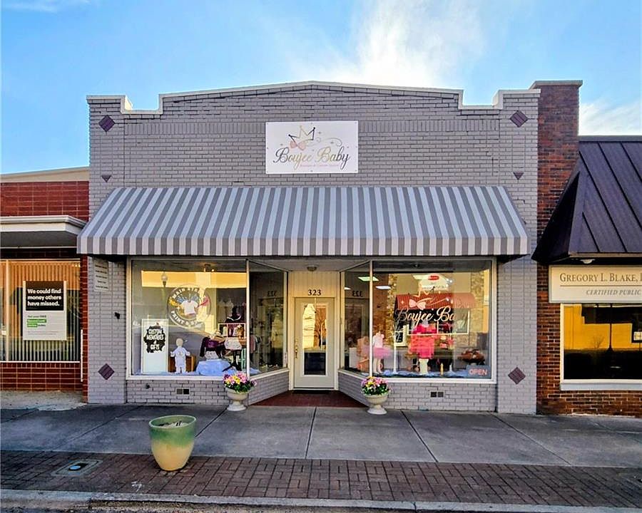 1st image of 323 N Main St