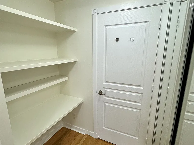 438 Richmond St W #921 — Photo 9