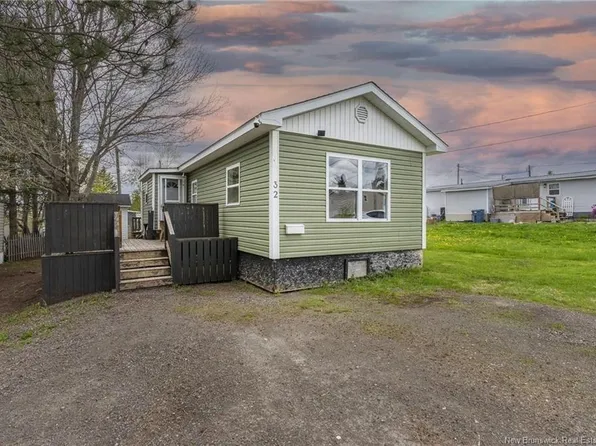 32 Nancy St, Moncton, NB E1E 3T1