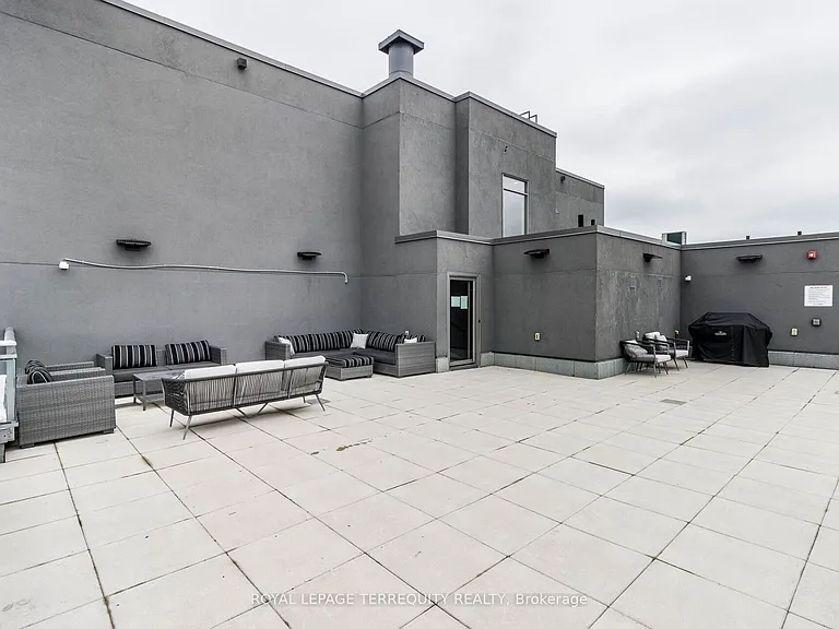 716 Main St E #512 — Photo 28