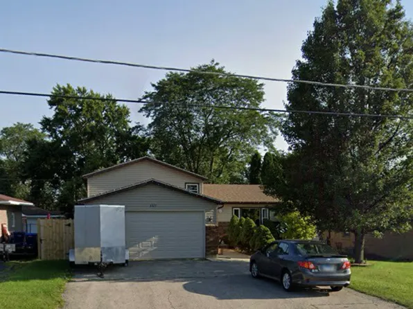 18027 W Gages Lake Rd, Grayslake, IL 60030