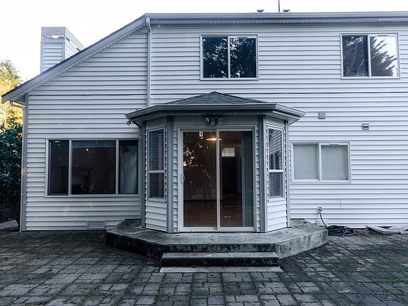 3rd image of 12231 Crossridge Ave NW