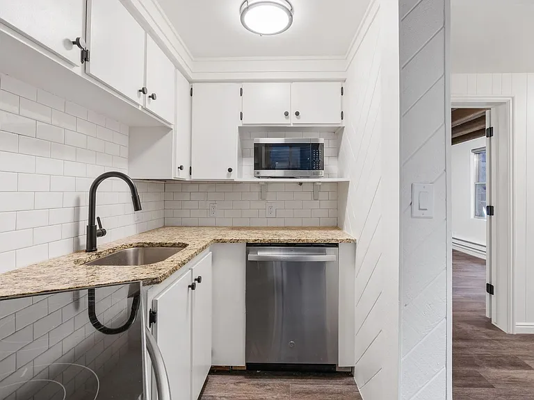 1016 E 900 S — Photo 73