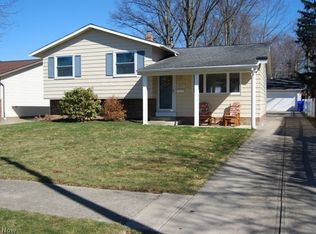 6453 Terre Dr, Brookpark, OH 44142