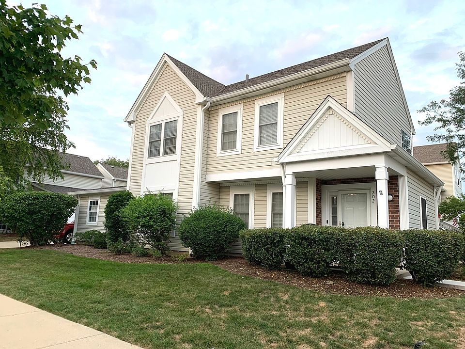 1st image of 202 E Victoria Cir #202