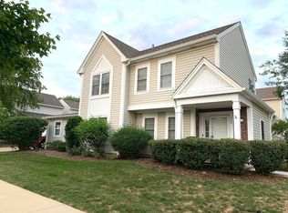 202 E Victoria Cir #202, North Aurora, IL 60542