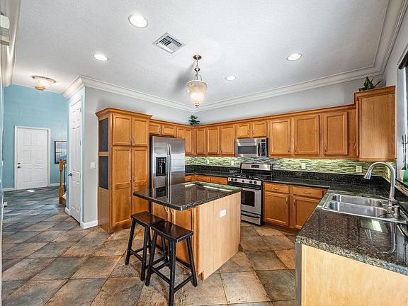 3rd image of 617 Moondancer Court